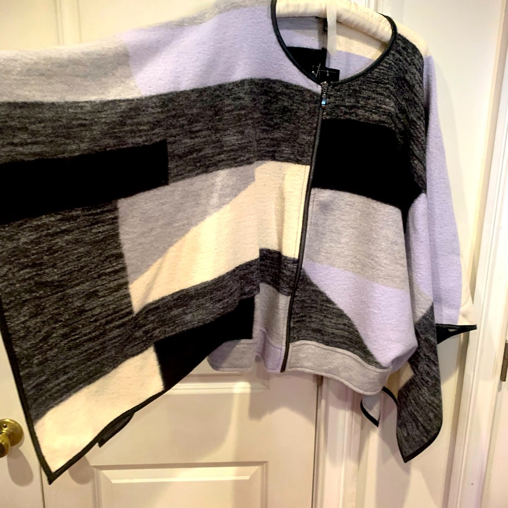 STUNNING! NWT Alfani zip up Wool cape 🧶🧵🪡